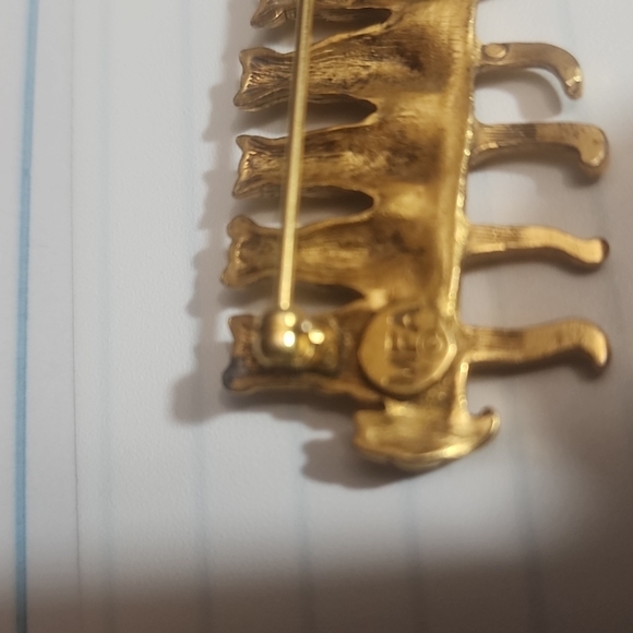 "Kittens in a Row" 24K plated Pin from the Museum of Fine Arts (MFA) 1970s - Picture 5 of 5